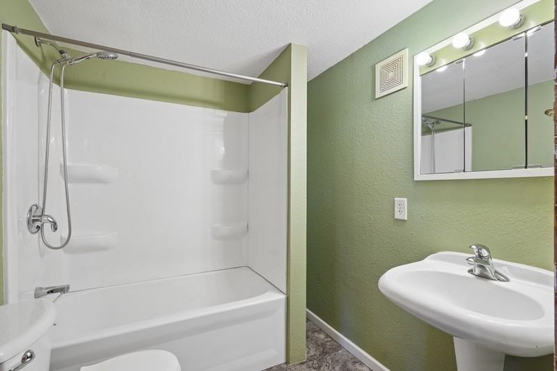 604 8th Ave - Photo 7 of 16