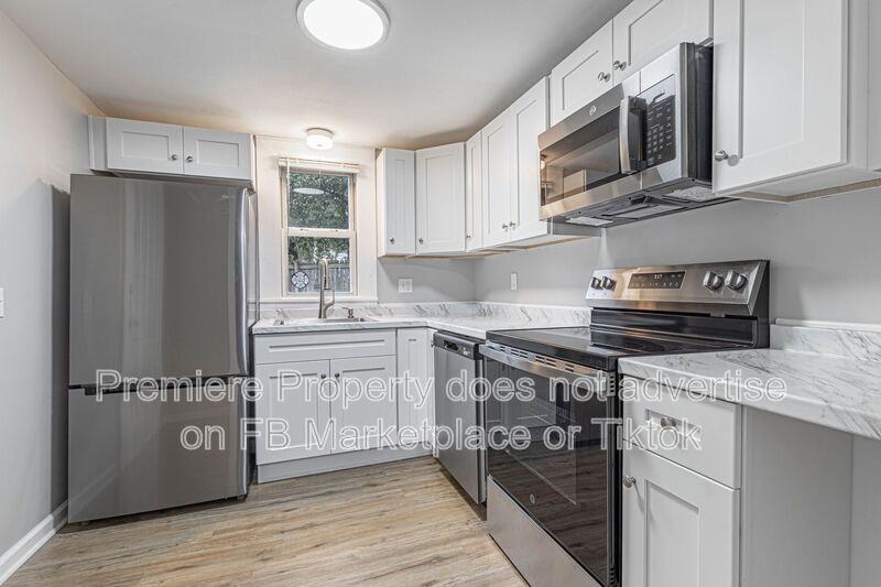 5034 N Chelsea Ave - Photo 4 of 11