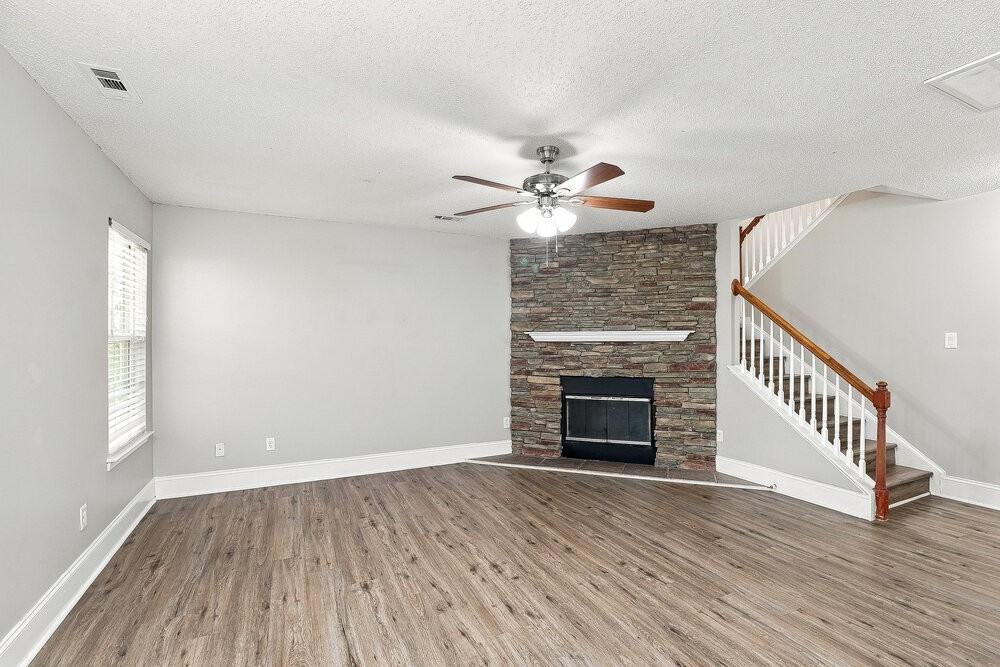 15734 Dehavilland Dr - Photo 6 of 17