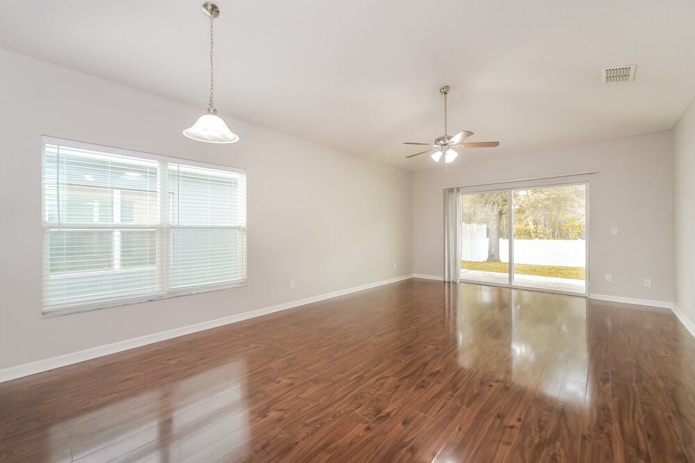 7211 Wakeview Dr - Photo 5 of 16