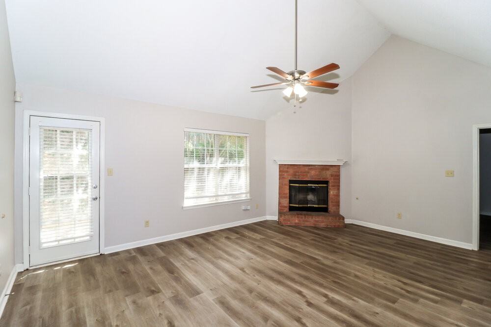 1012 Coolidge Cv - Photo 4 of 16