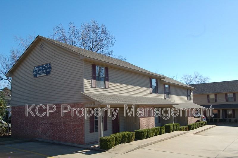 3210 Phoenix Ave