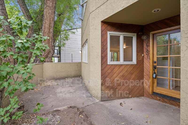 1647 9th St - Photo 5 of 19