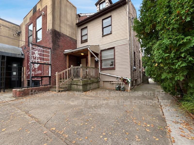 726 Copeland St #1 - Photo 2 of 20