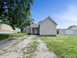 featured image of 303 W 22nd St