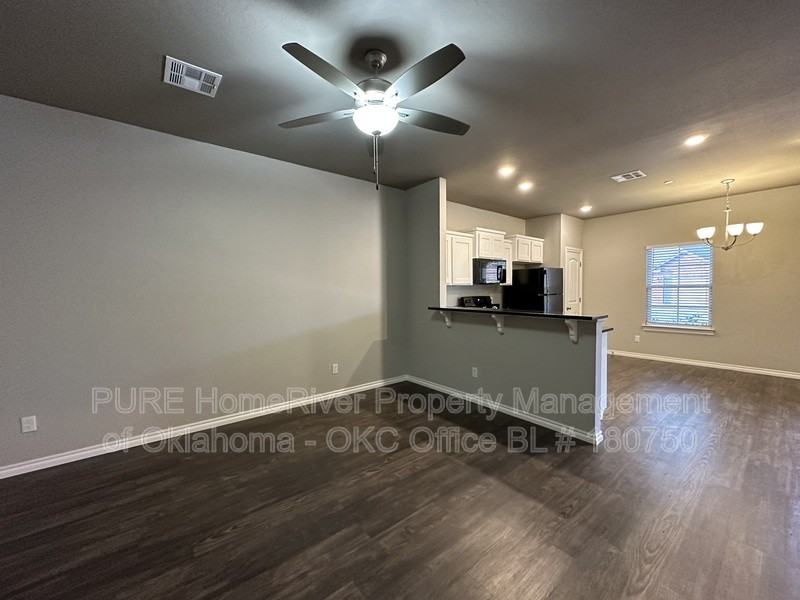 920 Sw 91st St - Photo 2 of 12