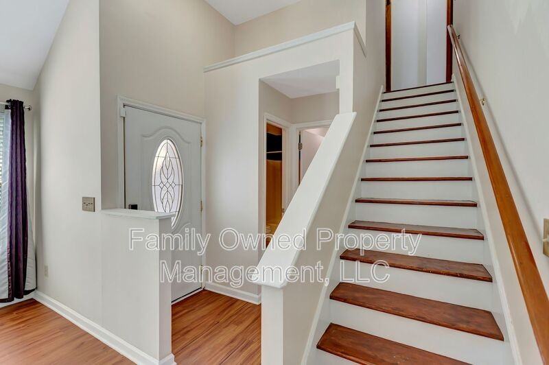 106 Quest St - Photo 6 of 32