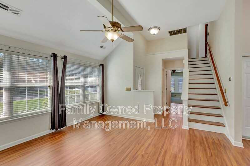 106 Quest St - Photo 7 of 32