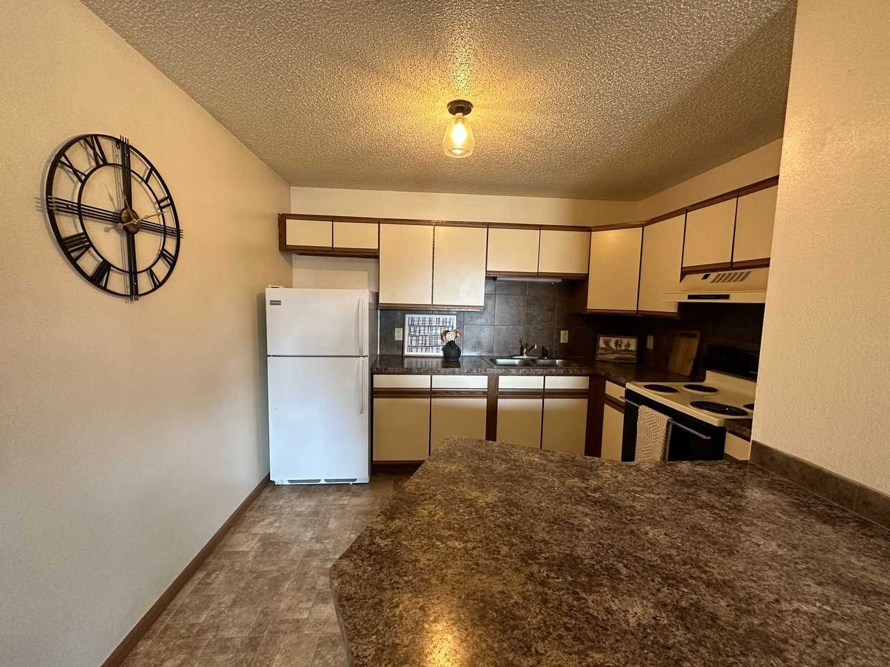 OC Plaza Apartments - Photo 3 of 22