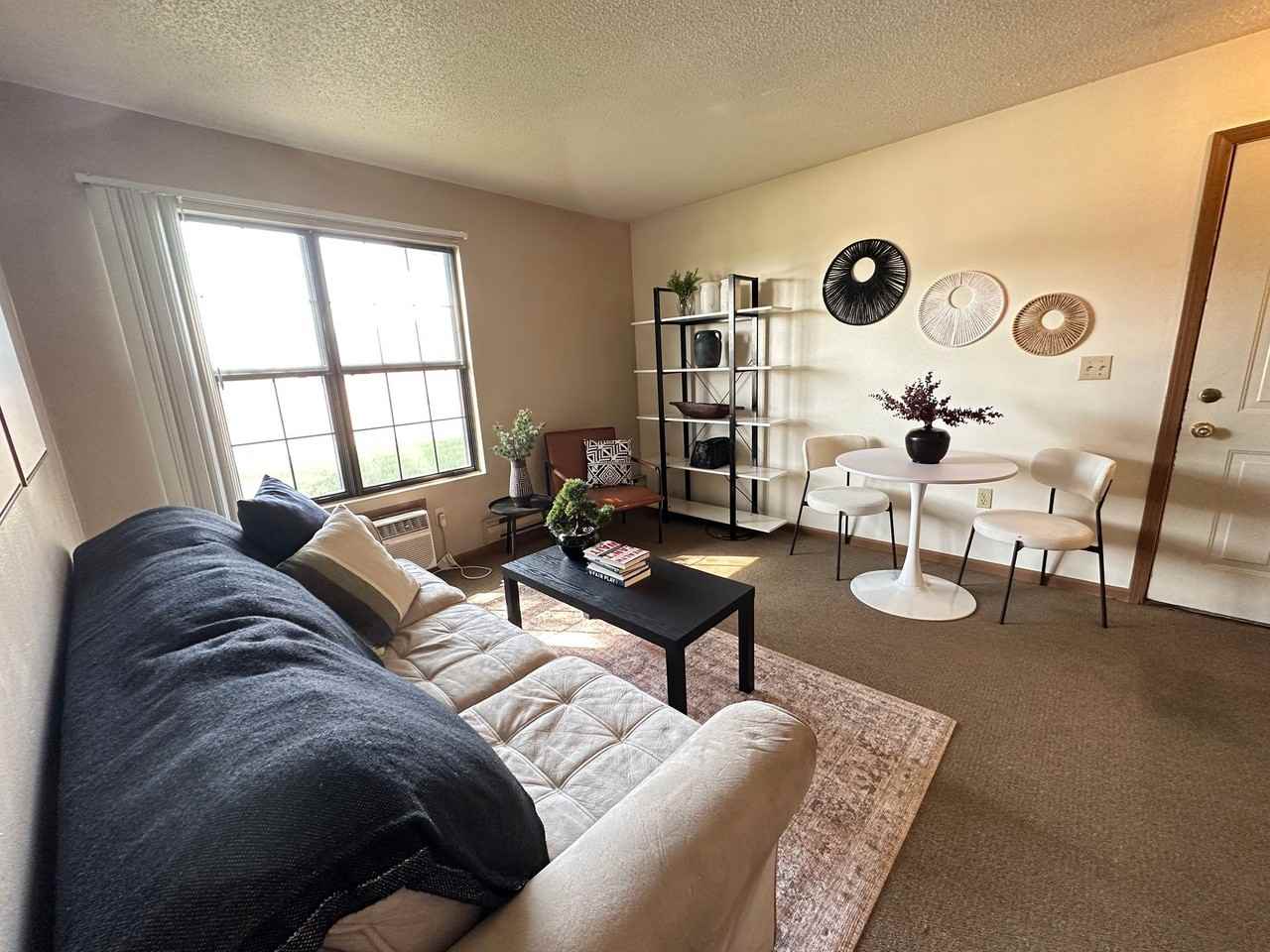 OC Plaza Apartments - Photo 4 of 22