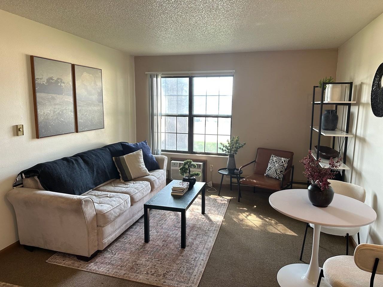 OC Plaza Apartments - Photo 6 of 22