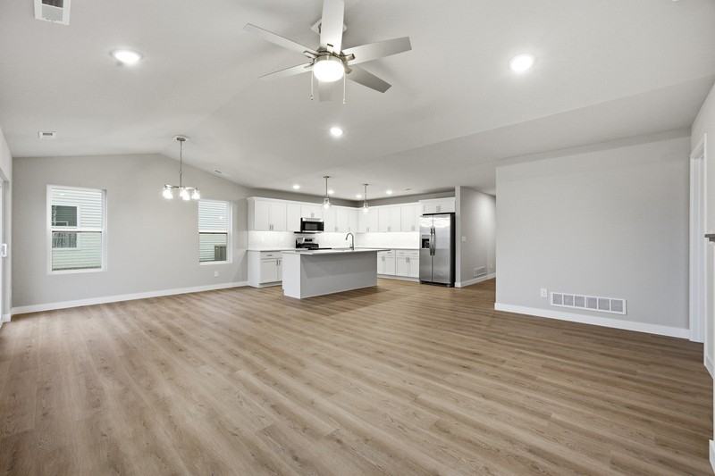 942 Eisenhower Blvd - Photo 5 of 26