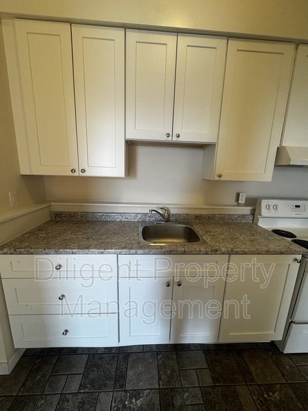 451 Water St #4 - Photo 4 of 50