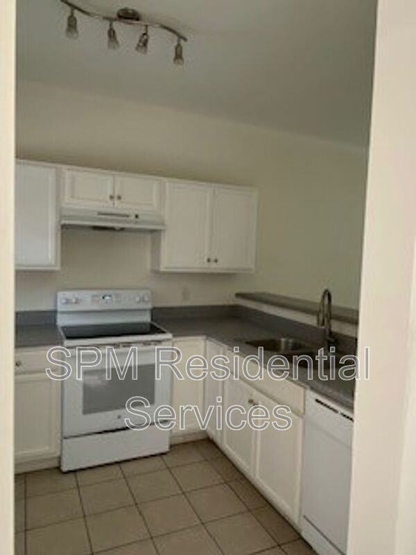 940 Bonham Ave #101 - Photo 6 of 16