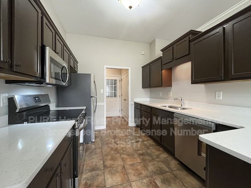 80 Vermont Ave - Photo 6 of 18