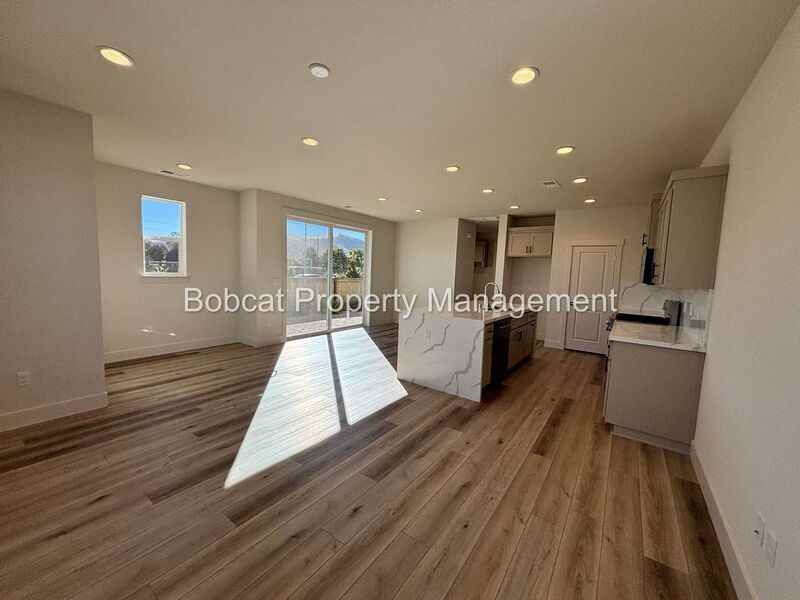 1383 Vine Gate Rd - Photo 3 of 50