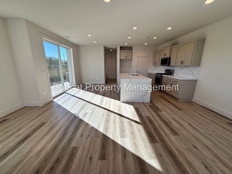 1383 Vine Gate Rd - Photo 4 of 50