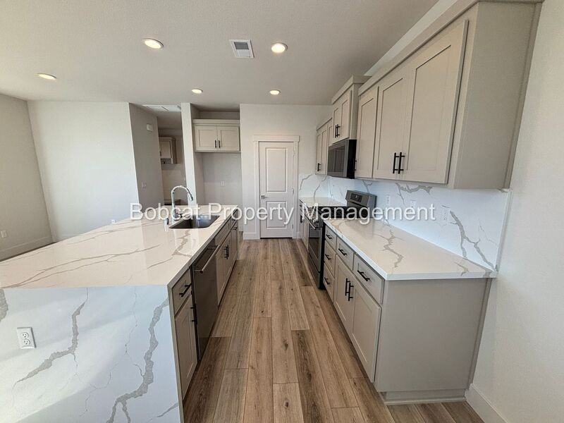 1383 Vine Gate Rd - Photo 5 of 50