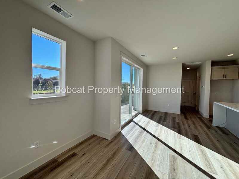 1383 Vine Gate Rd - Photo 6 of 50