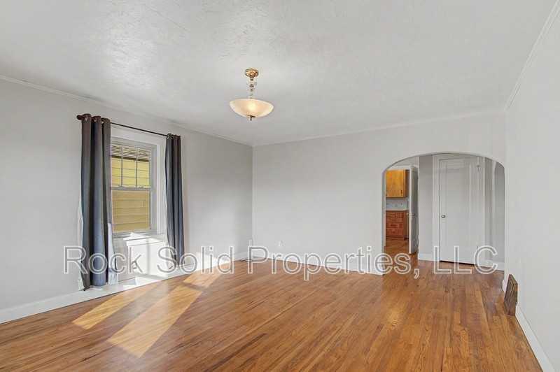 3313 Hynds Blvd - Photo 4 of 34