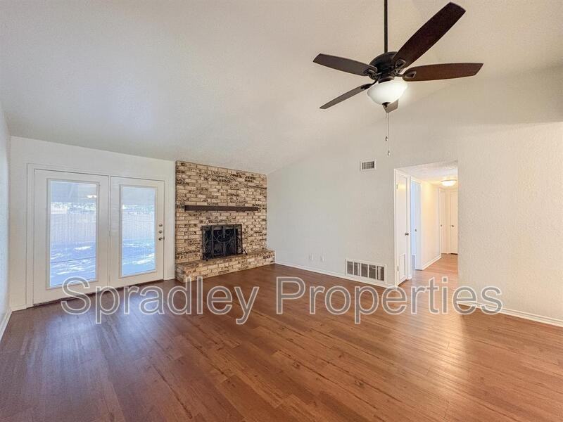 2101 Buckskin Trl - Photo 2 of 15