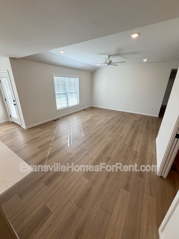 12811 Halle Dr - Photo 7 of 17