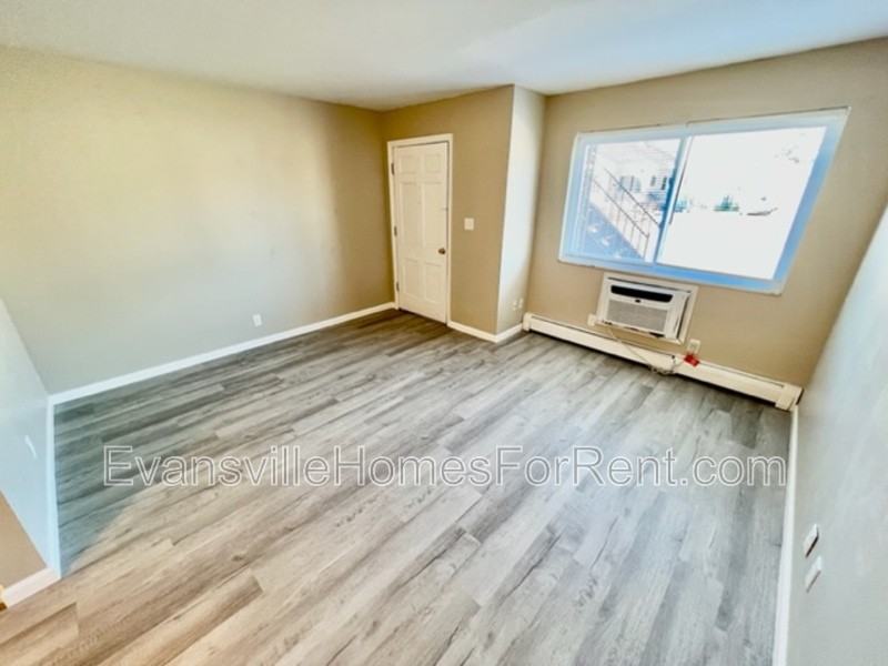 120 S Boeke Rd - Photo 2 of 10