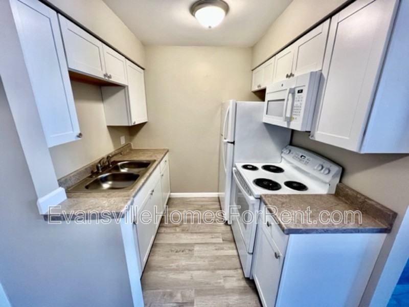 120 S Boeke Rd - Photo 4 of 10