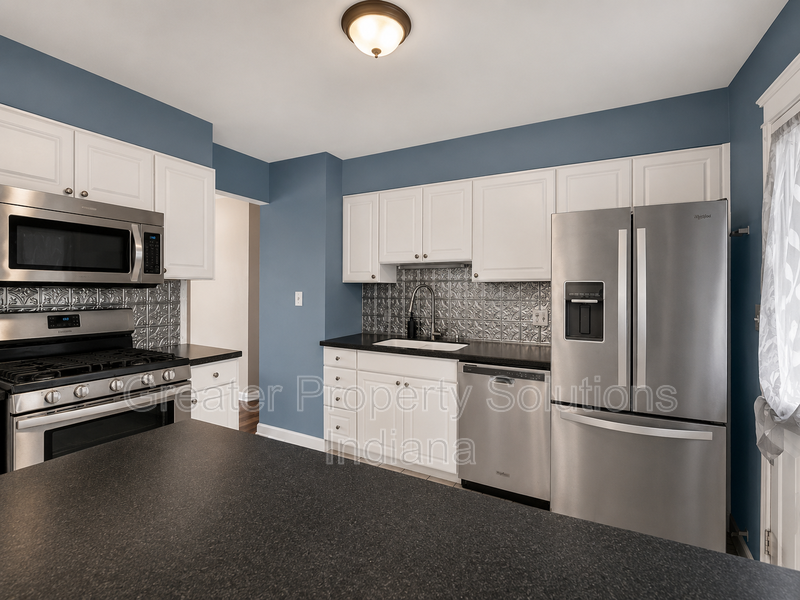 3810 Kingsway Dr - Photo 5 of 37