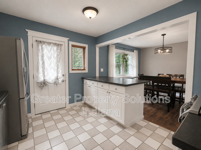 3810 Kingsway Dr - Photo 6 of 37