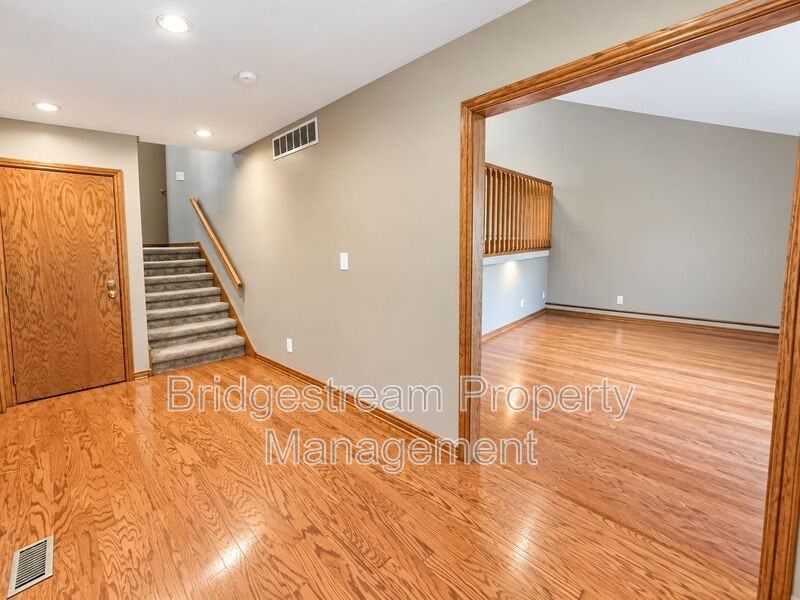 7205 Forest Brook Blvd - Photo 5 of 20
