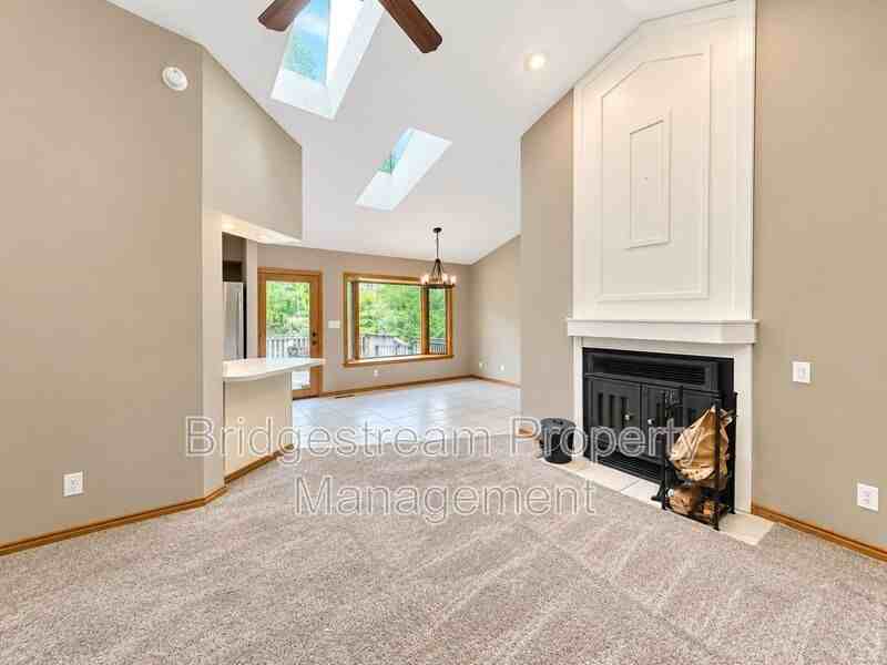 7205 Forest Brook Blvd - Photo 7 of 20