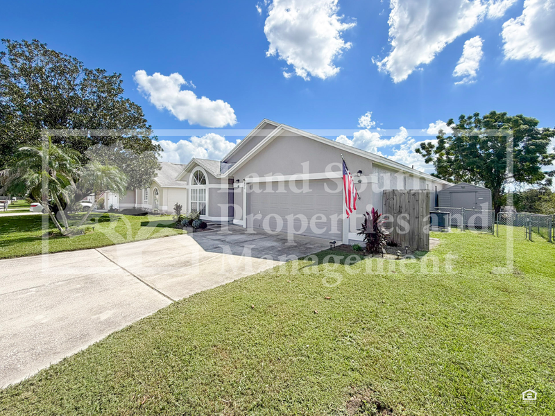 428 Emerald Cove Loop - Photo 3 of 34
