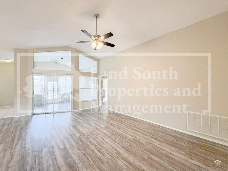 428 Emerald Cove Loop - Photo 6 of 34
