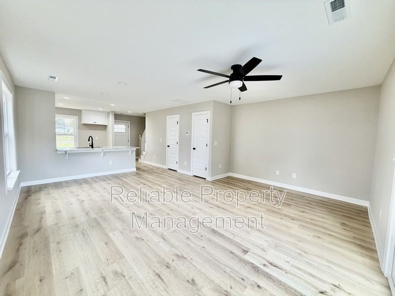 420 W Main St - Photo 4 of 15