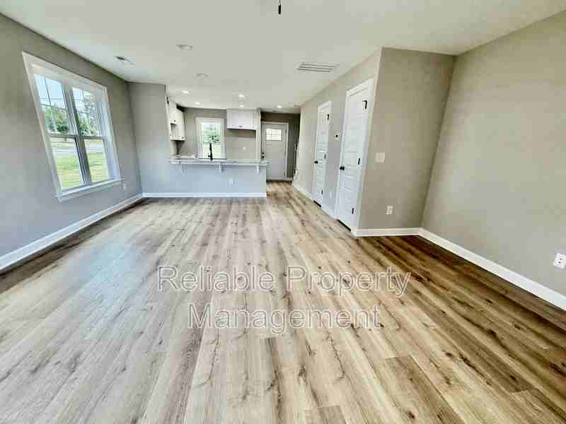 420 W Main St - Photo 5 of 15