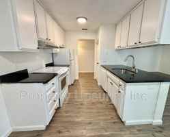 featured image of 915 Lakeside Dr #7