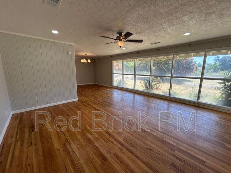 1101 E North Bear Creek Dr - Photo 4 of 8