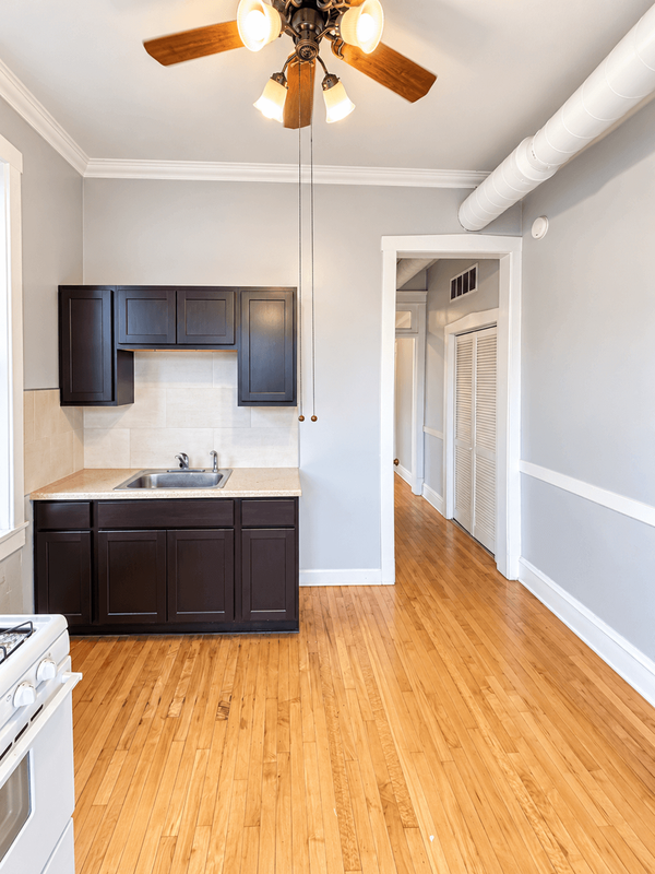 2303 S Oakley Ave #2R - Photo 2 of 13