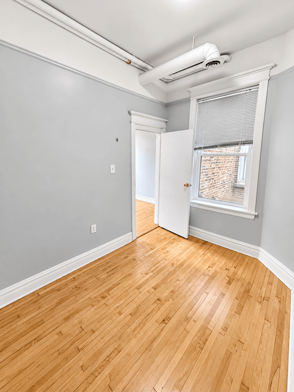 2303 S Oakley Ave #2R - Photo 6 of 13