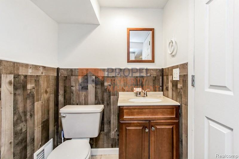10117 Hamilton St - Photo 3 of 13