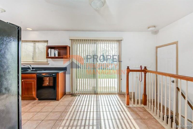 10117 Hamilton St - Photo 5 of 13