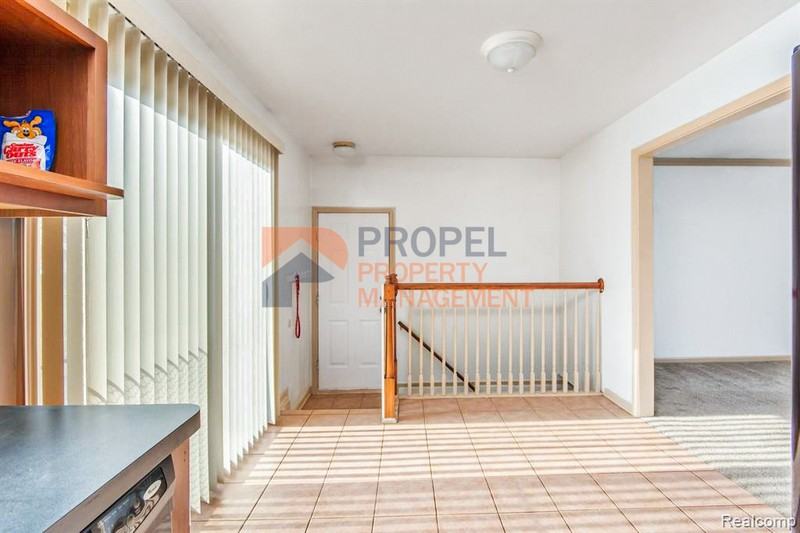 10117 Hamilton St - Photo 6 of 13