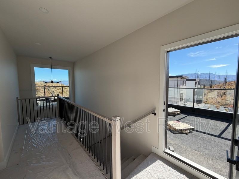 3782 Astoria Dr - Photo 6 of 30