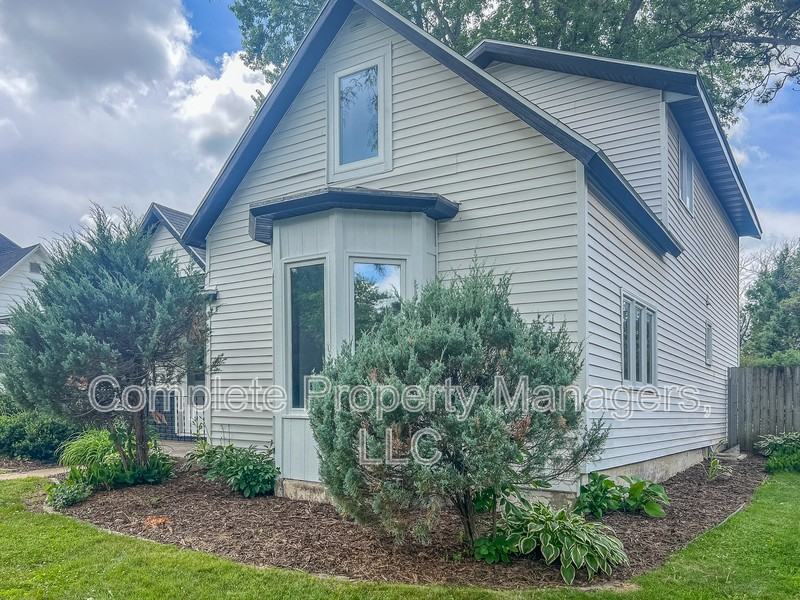 118 Franklin Ave - Photo 2 of 30