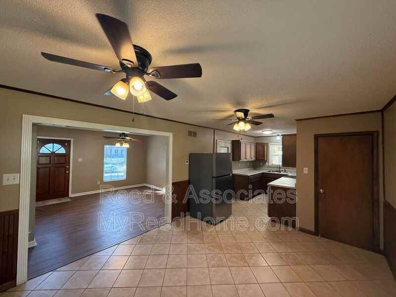 7630 Rockingham Dr - Photo 4 of 16
