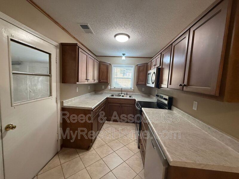7630 Rockingham Dr - Photo 6 of 16