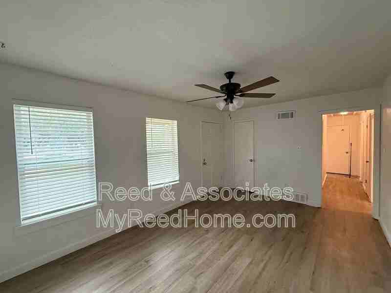 42 Stonebrook Cv - Photo 4 of 13