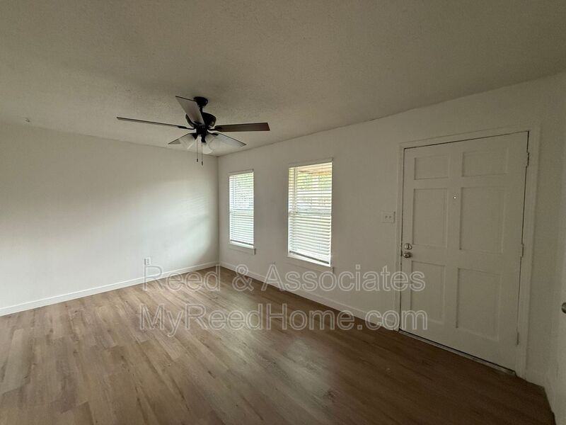 42 Stonebrook Cv - Photo 6 of 13