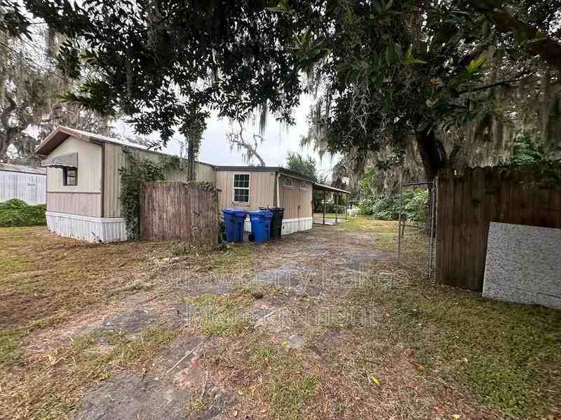 4210 Leonard St - Photo 5 of 28